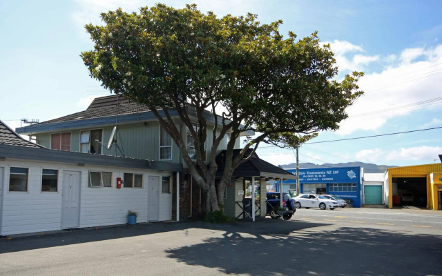 Midway Pacifica Lodge
