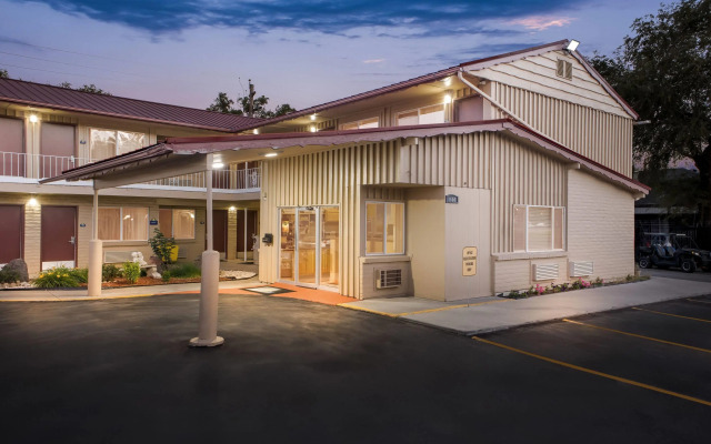 Days Inn by Wyndham Elko