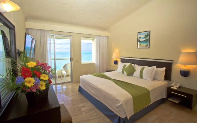 Aquamarina Beach Resort