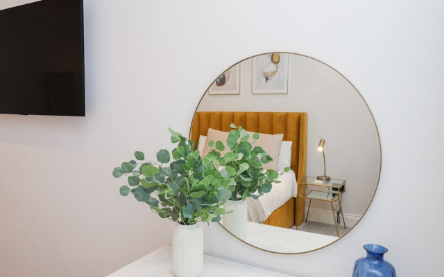 The Salisbury Apartment 205