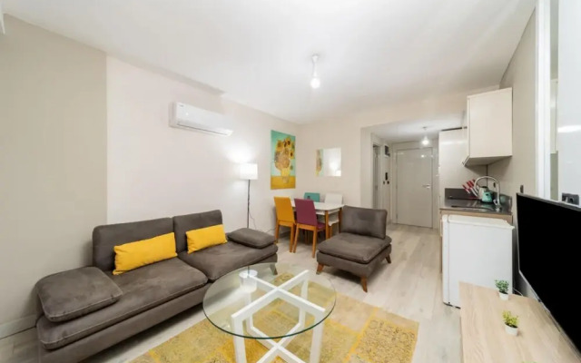 Central Flat With Shared Pool Near Antalya Airport