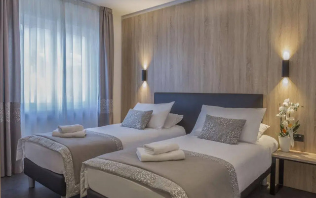 Tourist Hotel