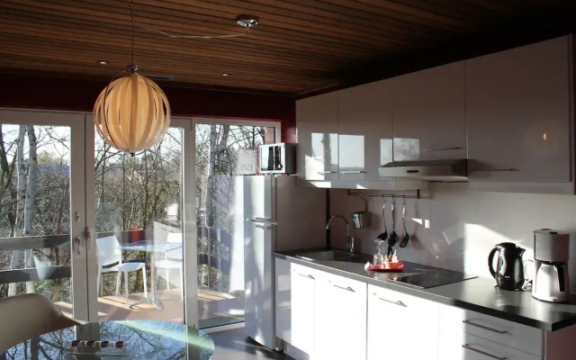 Green Hill Guest House and Apartment