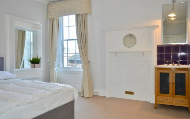 Incredible Edinburgh Penthouse Apartment With Roof Terrace