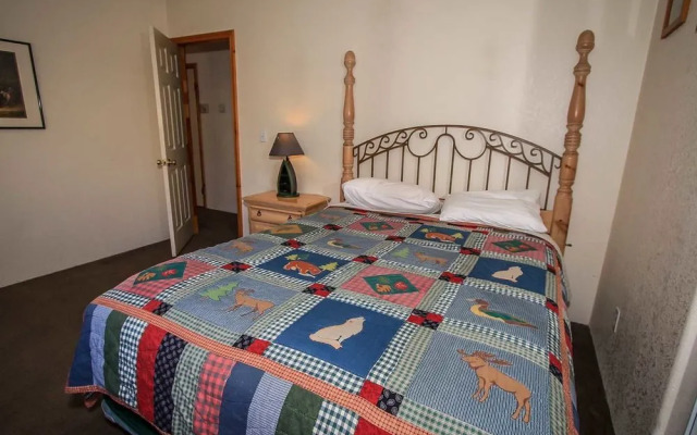 Bear Claw Bungalow #379