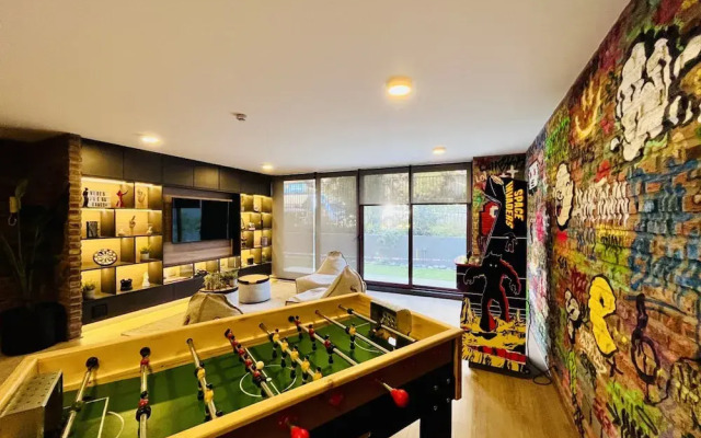 Urban Santa Elena Cowork Gym Parking Washer