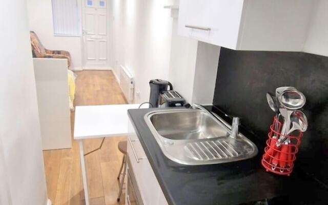 Cute Studio Apartment in South Croydon