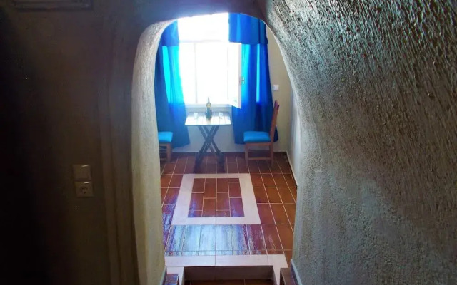 Loukas Kontos Traditional House