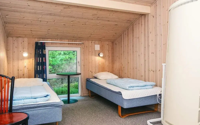 Secluded Holiday Home in Henne near Beach