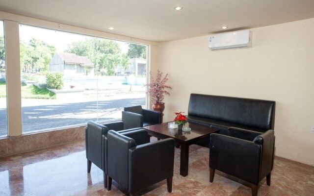 RedDoorz Plus @ HR Muhammad