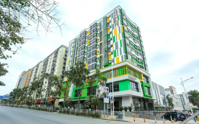 Blueberry Hotel (Shenzhen Bao'an International Airport Fuyong Subway Station)