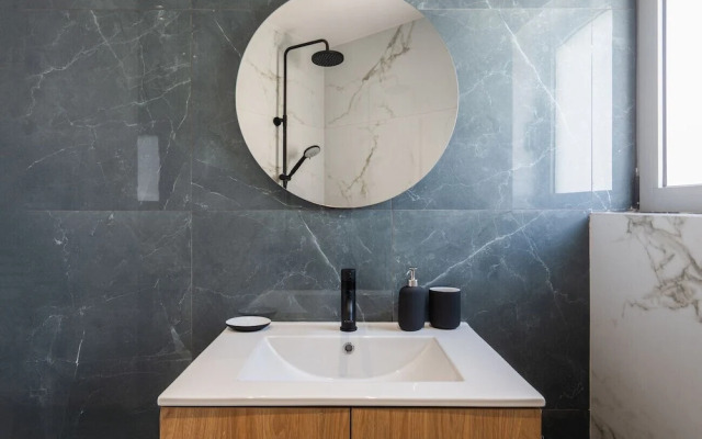 LIV - Modern Studio Apartment S8-4a