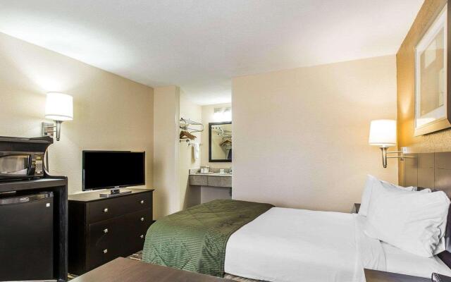 Suburban Studios Hotel Kingsland Near I-95