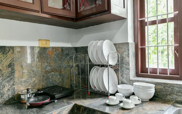 OYO 17351 Home Hill View 3BHK Chembothara