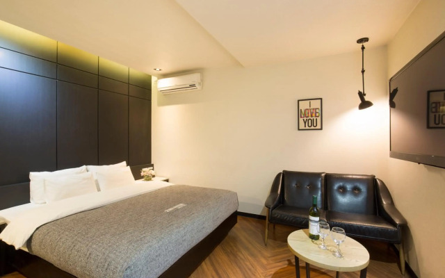 2 Heaven Hotel