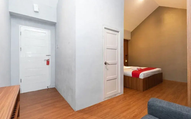 De Natio Guest House Jalan Gaharu by RedDoorz