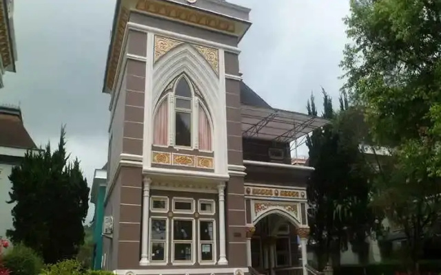 Santibi's Villa Kota Bunga Swiss