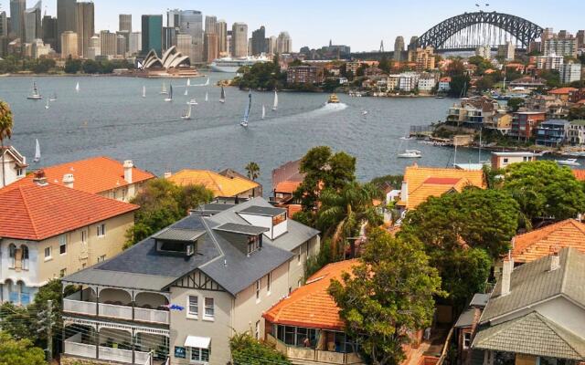 The Penthouse at Cremorne Point Manor