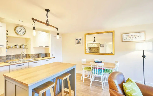 Host Stay The Old Dairy