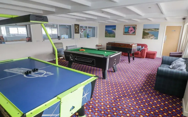48 Gower Holiday Village