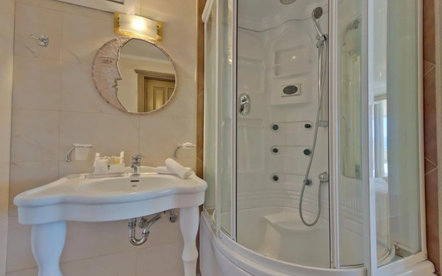 Palmariva Beach Hotel
