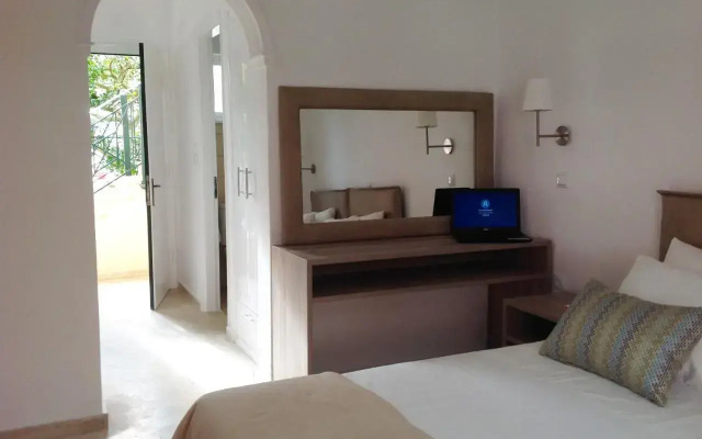 Stavros Beach Hotel