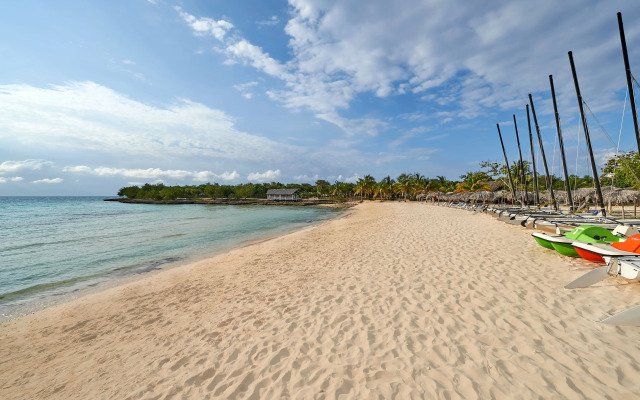 Aston Costa Verde Beach Resort