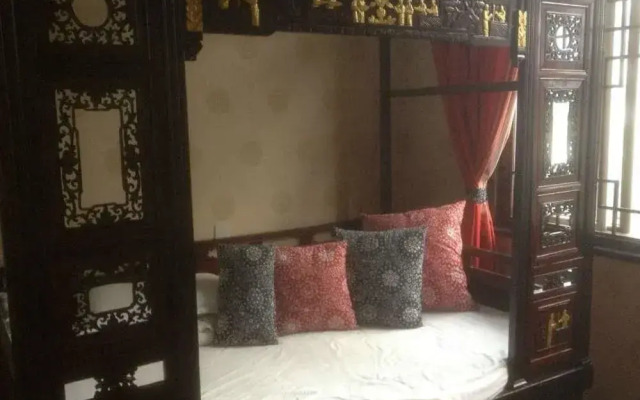Wuzhen Yishuige Inn