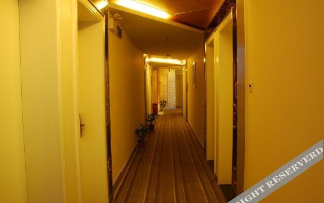 Clivia Miniata Hotel