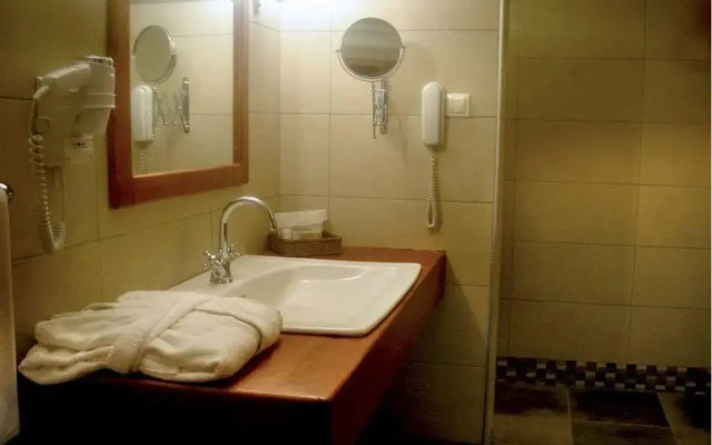 Kumlubuk Maris Hotel
