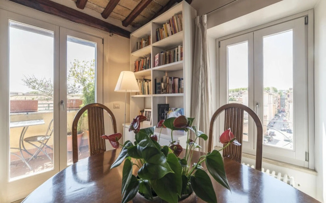 Trastevere Panoramic Rooftop Loft