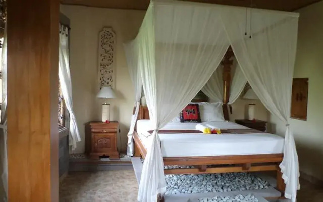 Ala's Green Lagoon Hotels