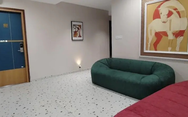 PubliQ Luxury Stays