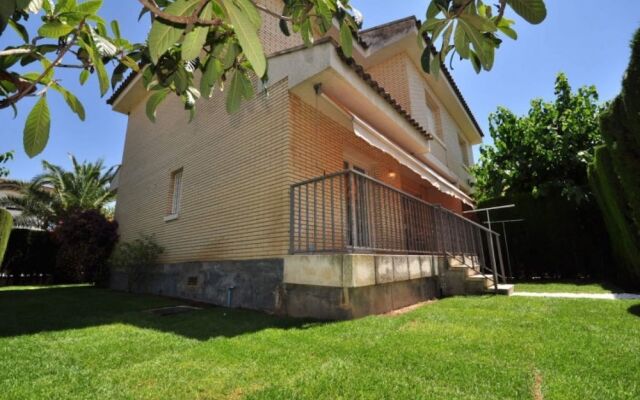 Casa Vista a la Piscina Para 8 Personas en Cambrils