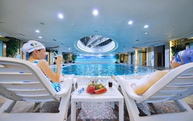 Luxemon Xinjiang Hongfu Hotel