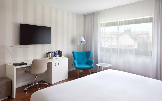 Отель NH Madrid Ventas