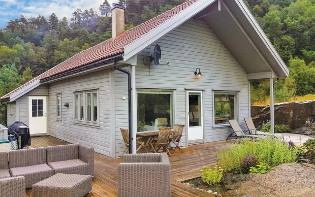 Nice Home in Hebnes With 4 Bedrooms and Wifi