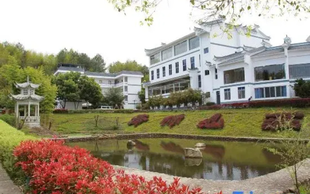 Qingzhu Hotel