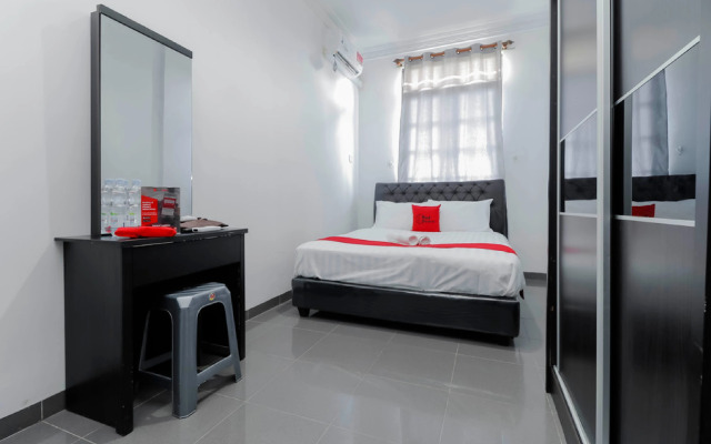 RedDoorz Plus near Batam City Square