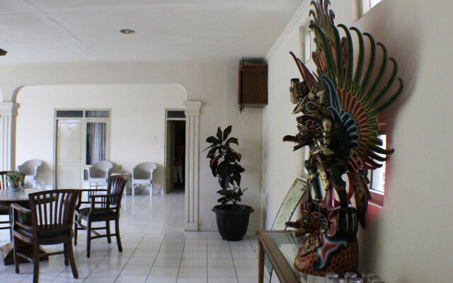 Hotel GRAND ROSELA Yogyakarta