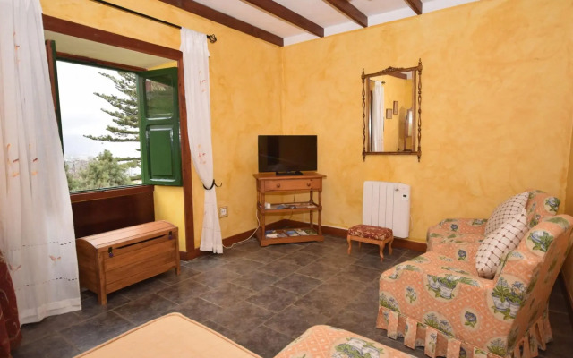 Cozy Cottage in Orotava with Swimming Pool