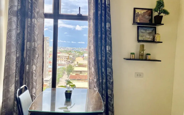 Mabolo Garden Flats by Sleeping Forest