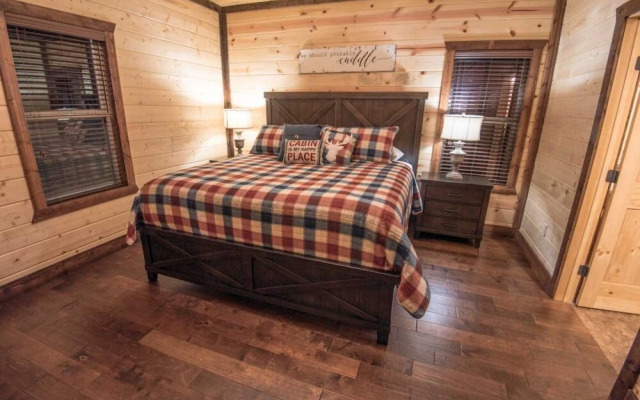 Simmer Down Lodge - 5 Br Cabin