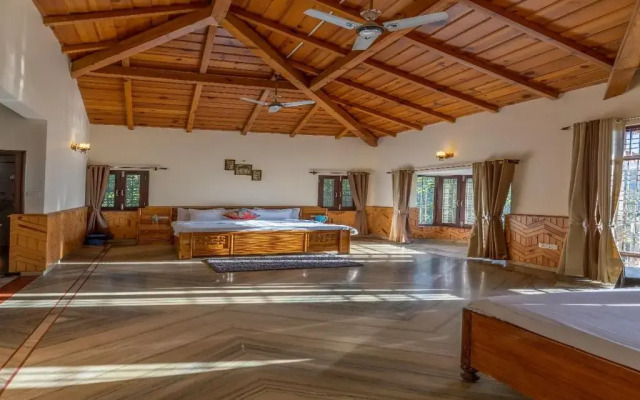 Saffronstays Willow Castle, Bhimtal - Pet-Friendly Home Near Bhimtal Lake