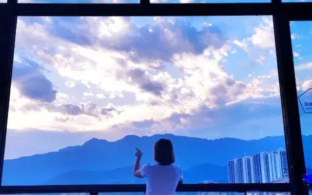 Lang Qiao Yinxiang Yucheng Hotel