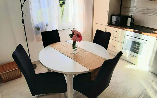 Apartment Enjoy life Makarska 2+2, center