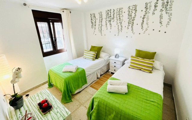 Cozy Town House With Terrace and Free Wifi