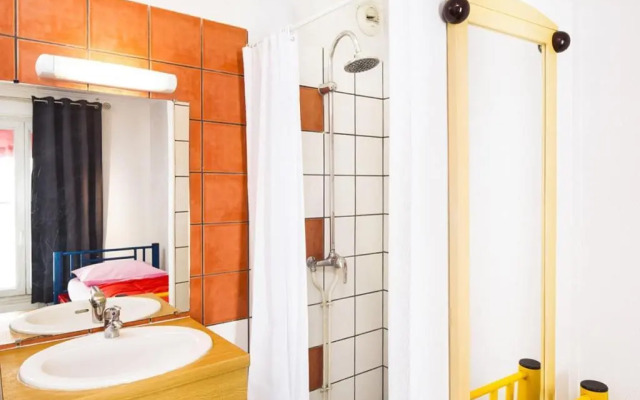 Bastille Hostel
