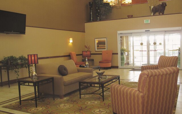 La Quinta Inn & Suites by Wyndham Lawton / Fort Sill