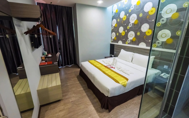 Indra Hotel